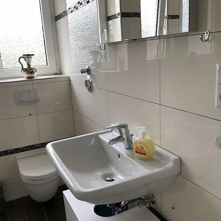 Kolner Ferienwohnung Nahe Messe Mit Terrasse