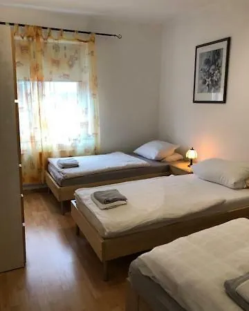 Apartamento Kolner Ferienwohnung Nahe Messe Mit Terrasse Colonia